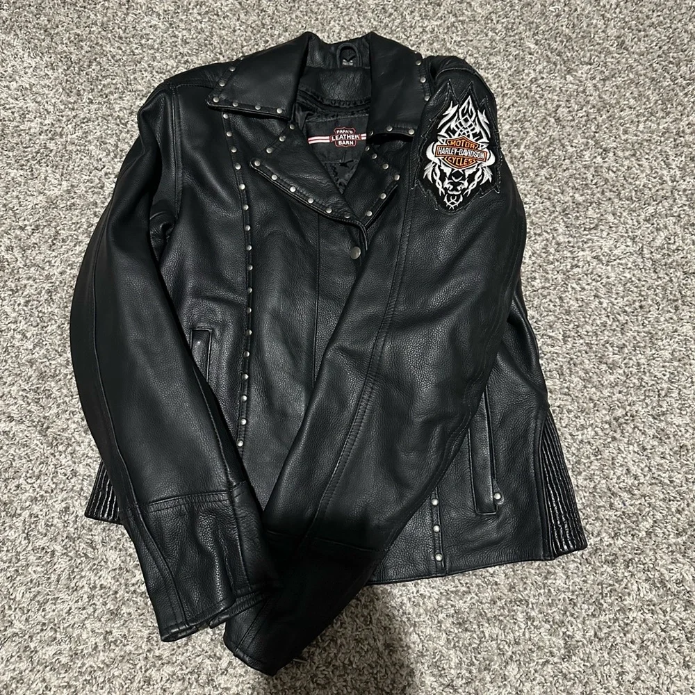 Ladies Leather Jacket with silver accents - Picture 2 of 6